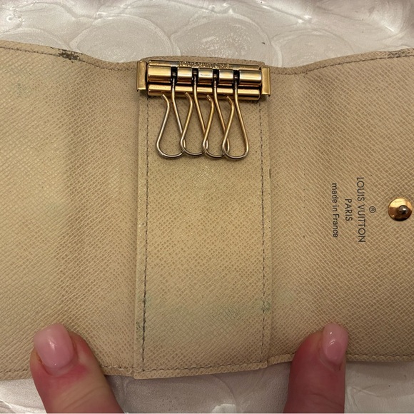 Louis Vuitton Damier Azur Multicles 4 Key Holder - Picture 9 of 13